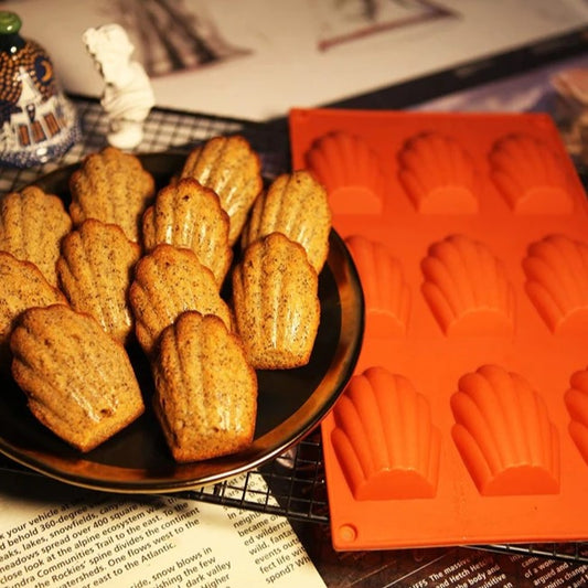 moule a madeleine rouge