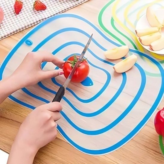 planche a decouper bleu tomate